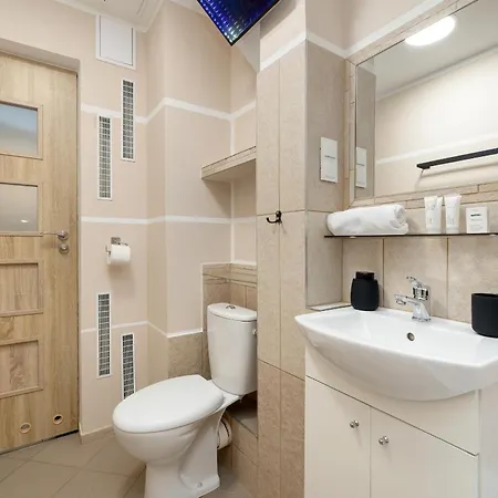 Apartament Blisko Parku Zeromskiego By Renters Apartament *